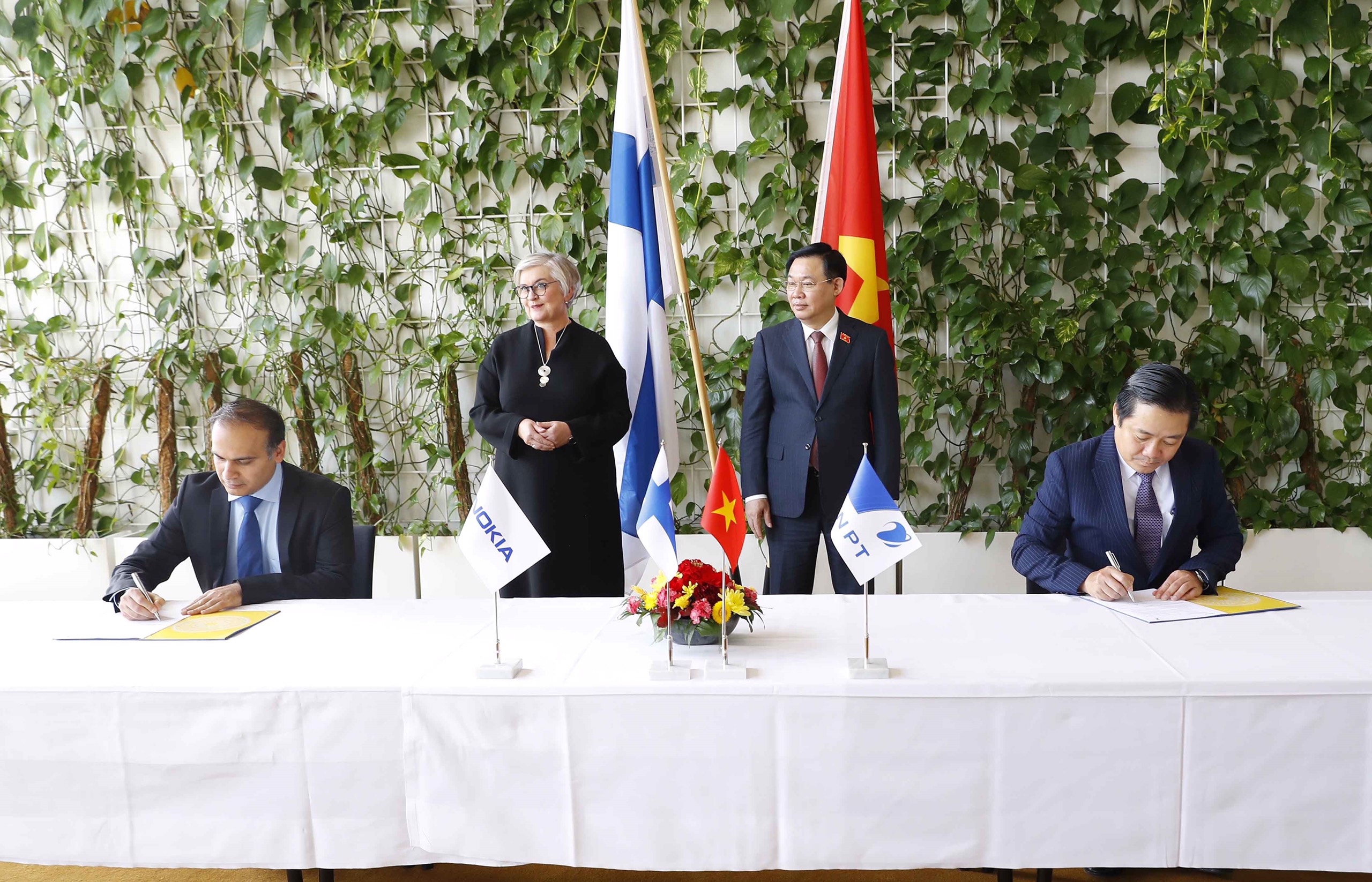 VNPT và Nokia hợp tác nghiên cứu và phát triển hạ tầng số
